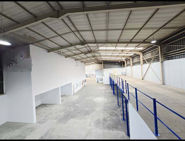 2,842M² WAREHOUSE FOR SALE IN NORTH RIDING